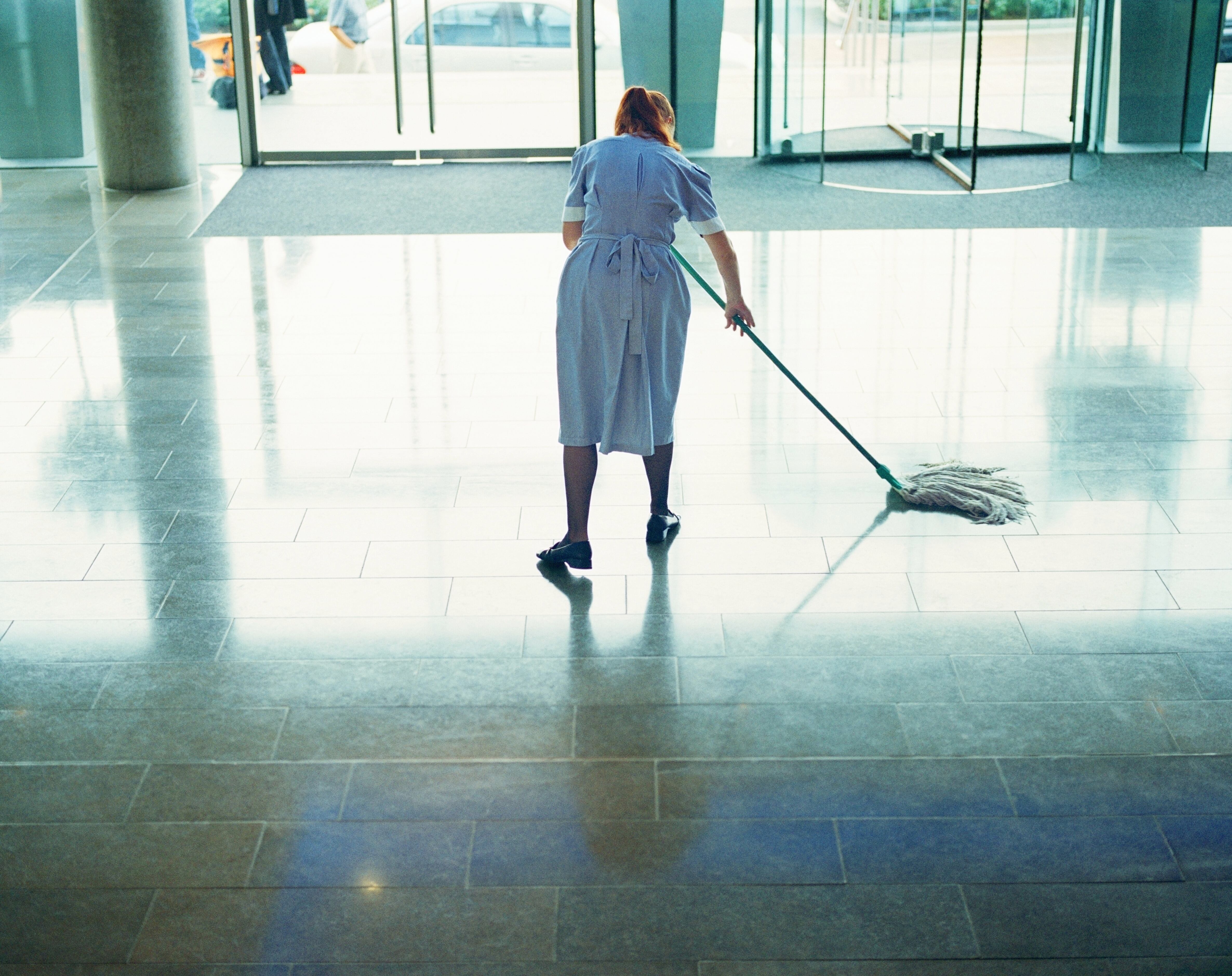 ¿Qué aportes me deben pagar si soy empleada doméstica? / FOTO: Getty Images