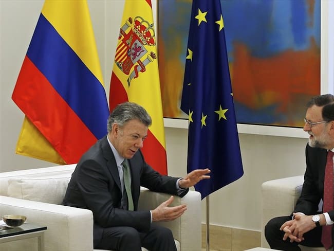 El presidente del Gobierno español, Mariano Rajoy, y el de Colombia, Juan Manuel Santos. Foto: Associated Press - AP