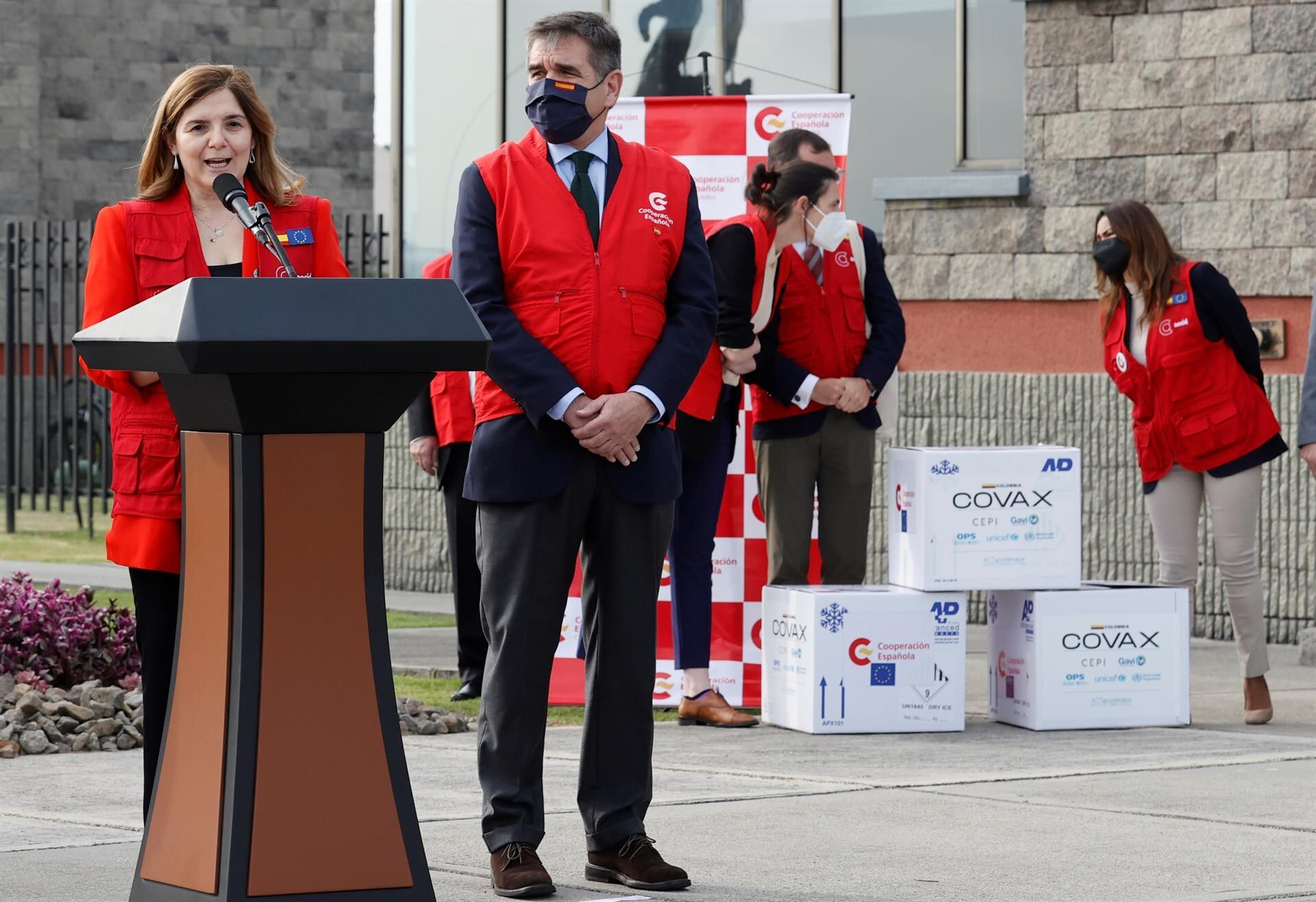 Gobierno colombiano recibe más de un millón de vacunas contra covid-19 donadas por España. Foto: EFE