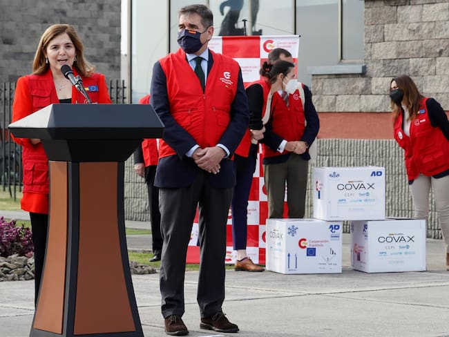 Gobierno colombiano recibe más de un millón de vacunas contra covid-19 donadas por España. Foto: EFE