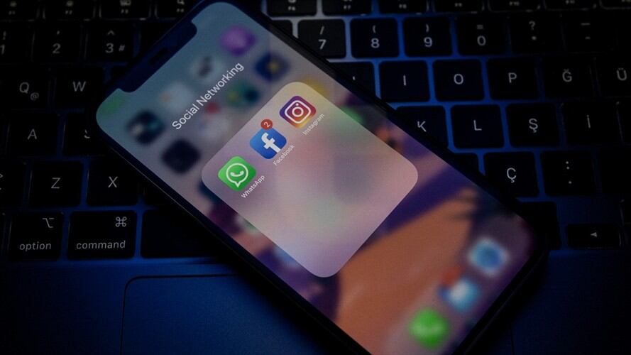 Facebook, Instagram y WhatsApp. Foto: Getty Images / WhatsApp, Facebook e Instagram empiezan a retornar, pero siguen las fallas