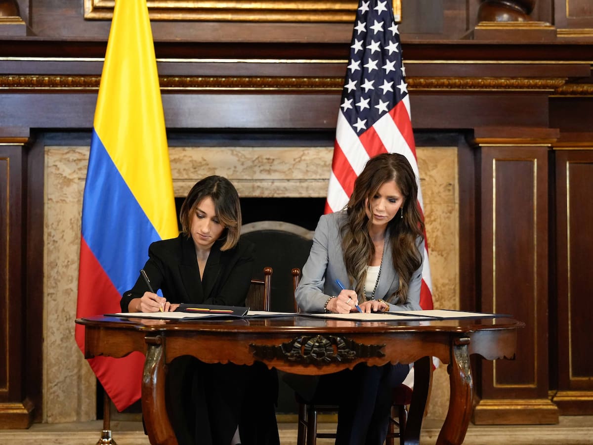 Secretaria de Seguridad de EE.UU. aseguró que ayudarán a Colombia a buscar criminales en fronteras