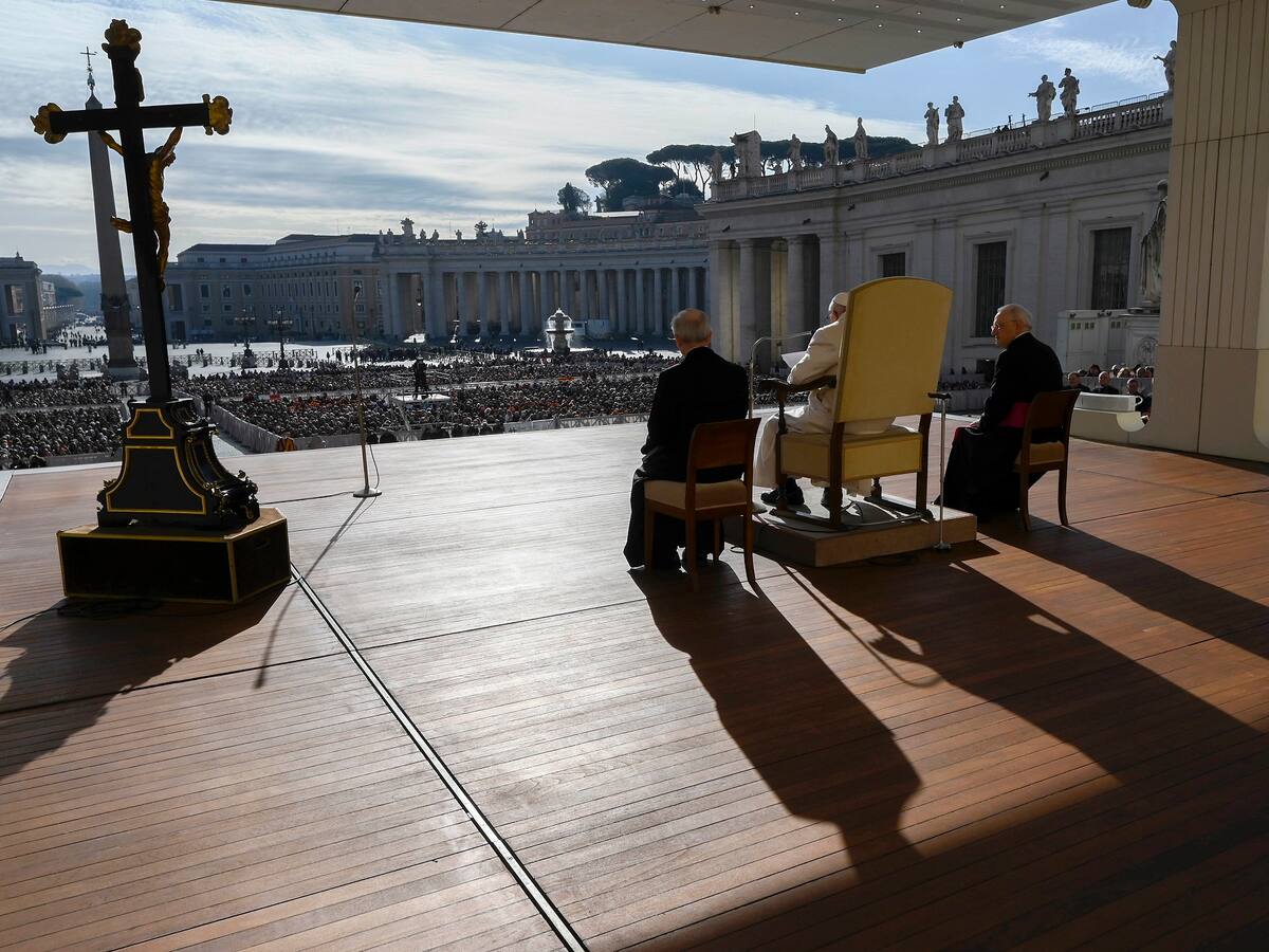 Papa Francisco agradeció oraciones por su salud al terminar la misa de Ramos