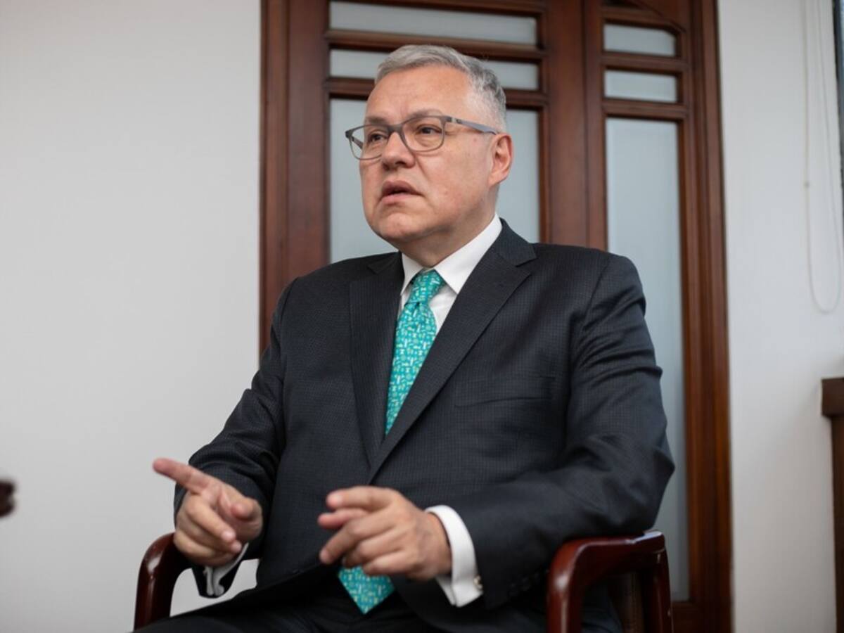 Ministro de Justicia busca integrar al Sena en las cárceles