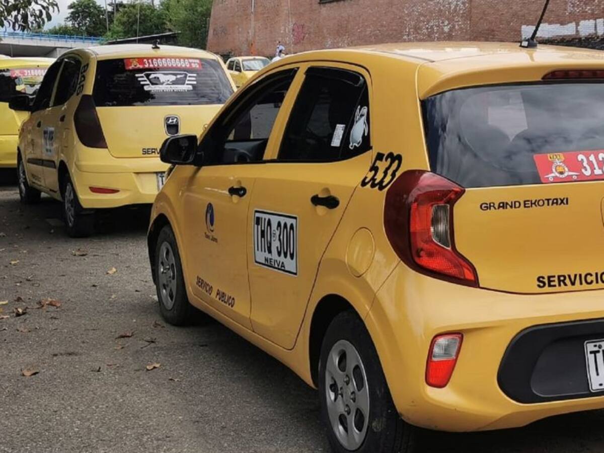 MinTransporte convoca a reunión a taxistas que quieren ir a paro