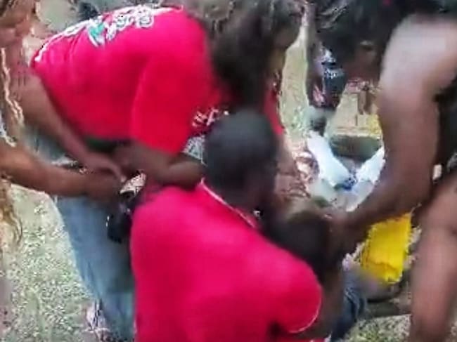 La primera menor que convulsionó se calmó un poco, pero luego le retornó la afectación. Crédito: red de Apoyo Cauca.