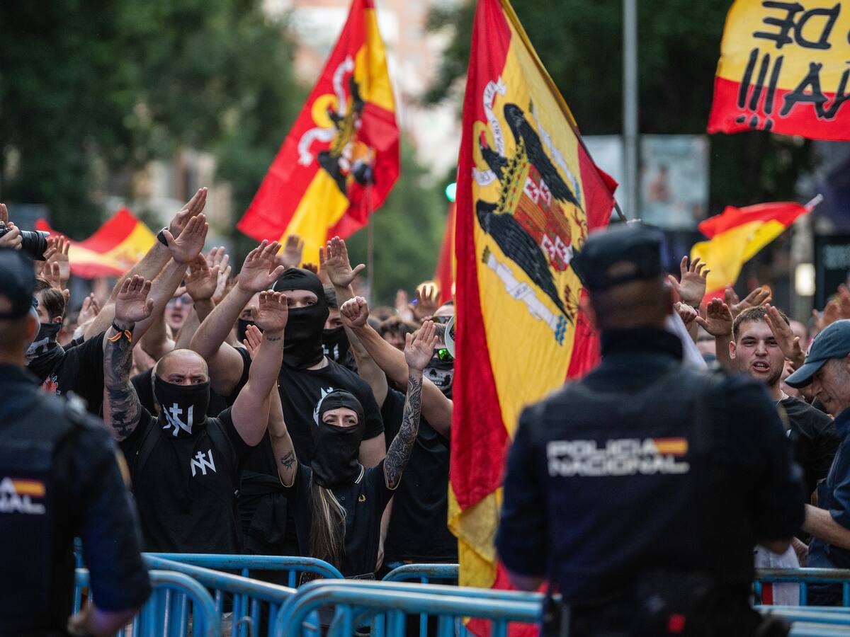 Escándalo en el PSOE: políticos se repartían prostitutas en plena campaña; una de ellas, colombiana