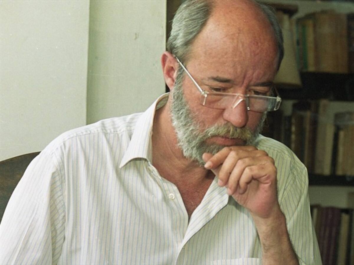 "Tristeza inmensa": periodistas y políticos lamentan muerte de Antonio Caballero