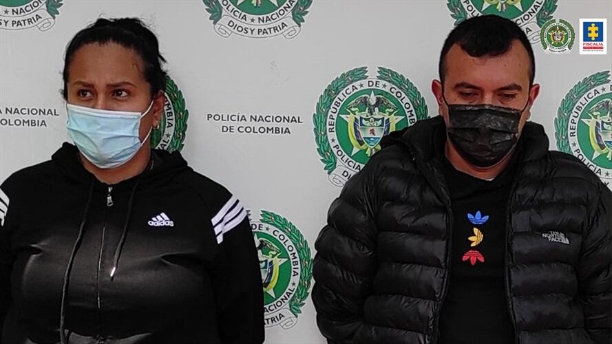 De acuerdo con el material de prueba, el paso de los denominados ‘correos humanos’ por los distintos filtros de la terminal aérea estaba garantizado. Foto: Policía Nacional