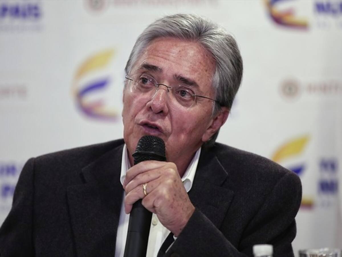 “Contratistas irresponsables” deben responder por el detrimento en Aerocafé: Mintransporte