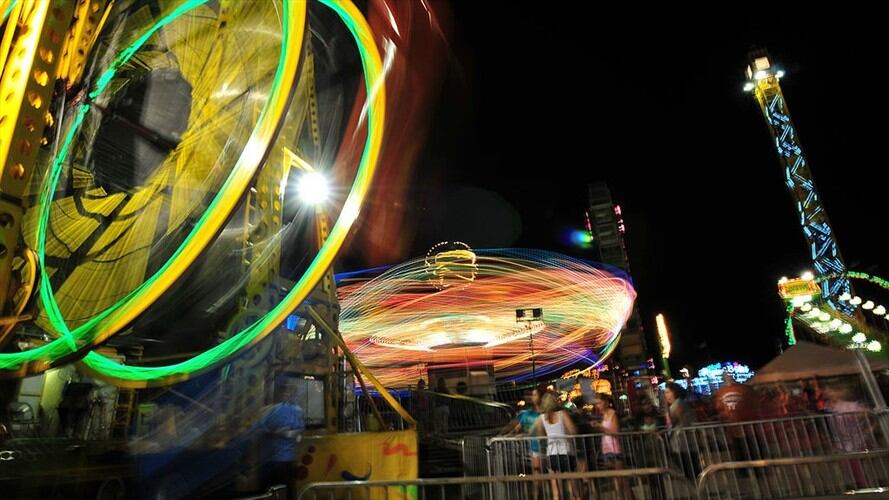 En Michigan, Estados Unidos, se registró un falla mecánica en un juego de un parque de diversiones. Foto: Getty Images/ David McCauley