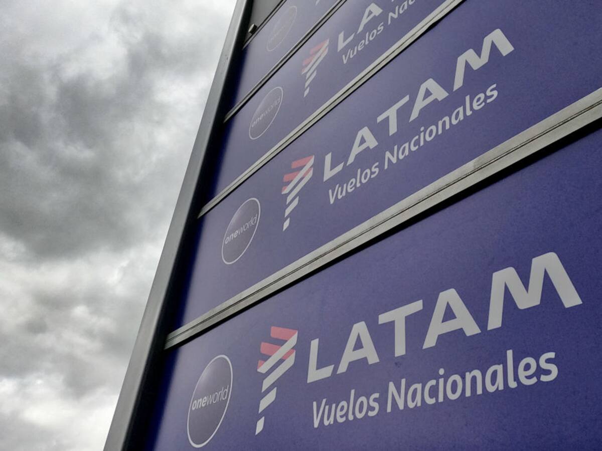LATAM cancela vuelos por una huelga de pilotos que inicia a partir de la medianoche