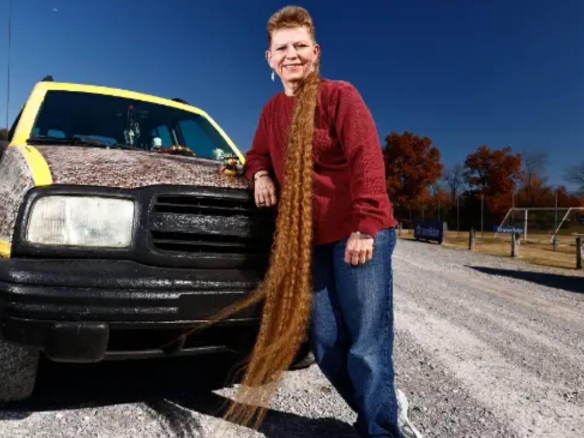 “Soy afortunada con mis genes”: enfermera tiene la coleta de cabello más largo del mundo