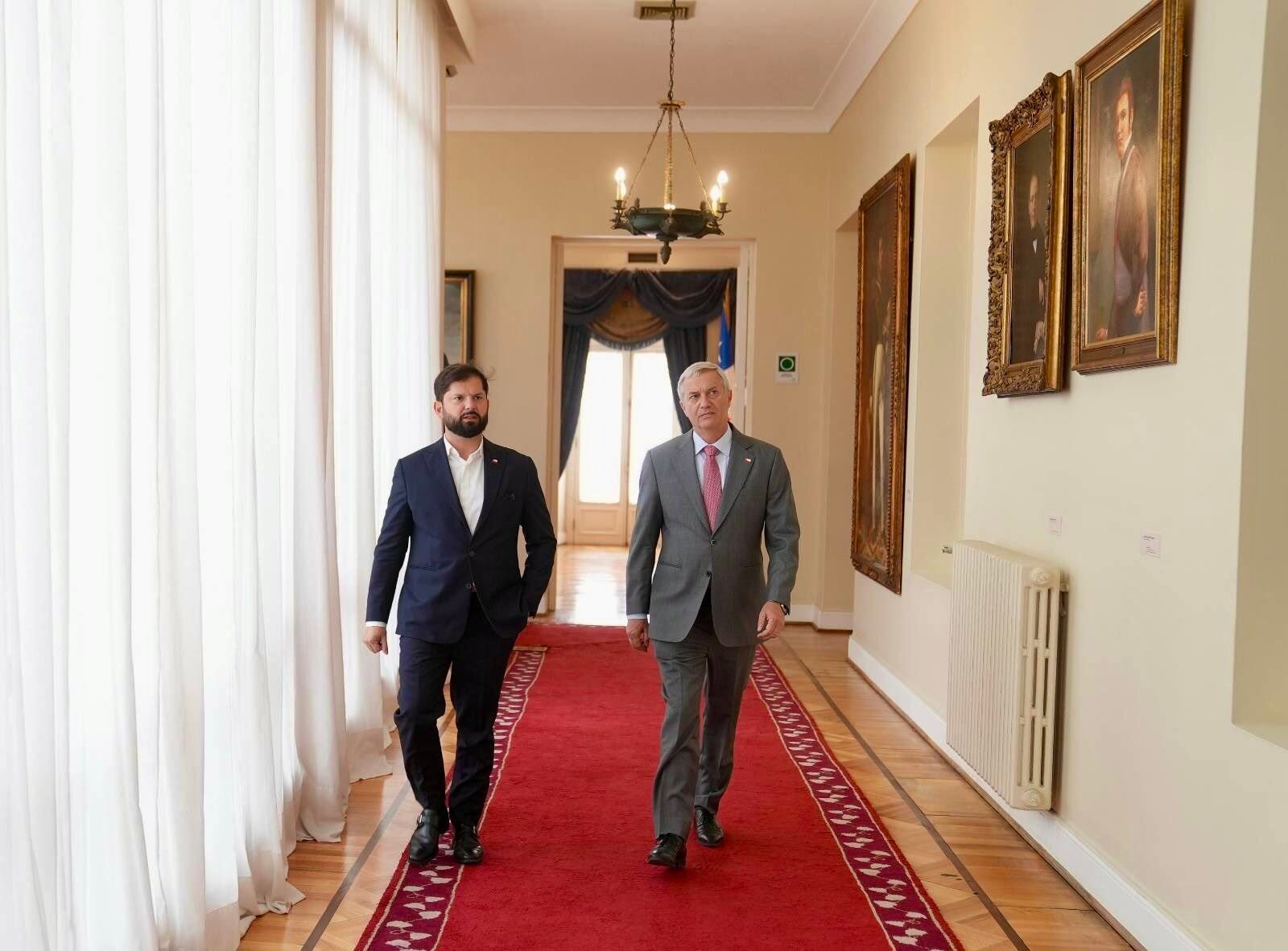 El presidente de Chile, Gabriel Boric, y el presidente electo para el periodo 2026-2031, José Antonio Kast, en el Palacio de la Moneda. FOTO: Gabriel Boric Font/X