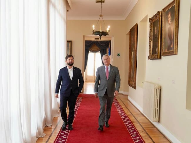 El presidente de Chile, Gabriel Boric, y el presidente electo para el periodo 2026-2031, José Antonio Kast, en el Palacio de la Moneda. FOTO: Gabriel Boric Font/X