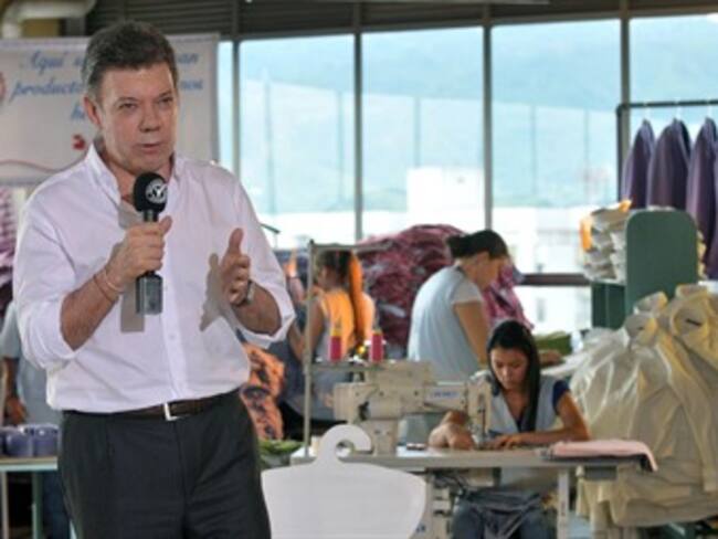 Santos dijo que durante su gobierno se han creado 2 millones 49 mil empleos