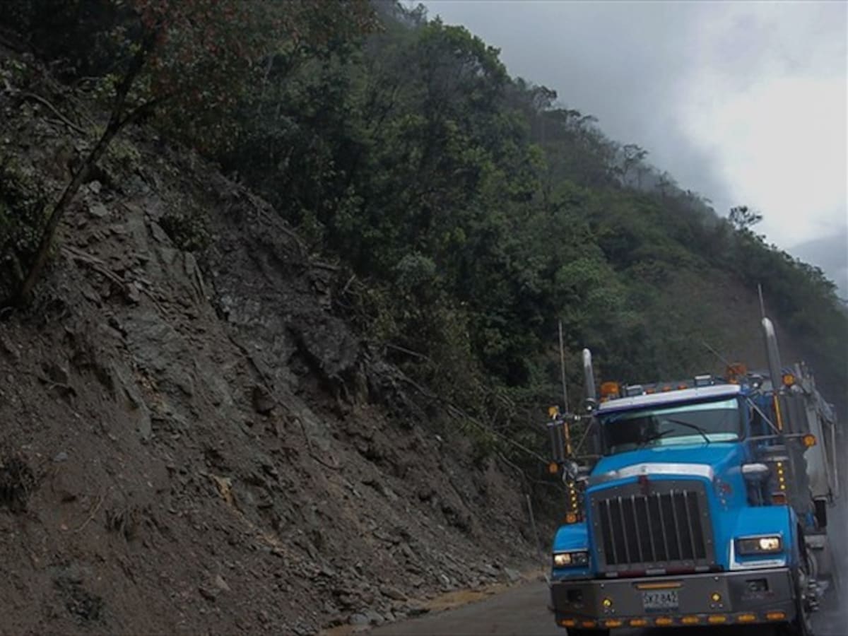 Habilitado un carril de la Autopista Medellín – Bogotá
