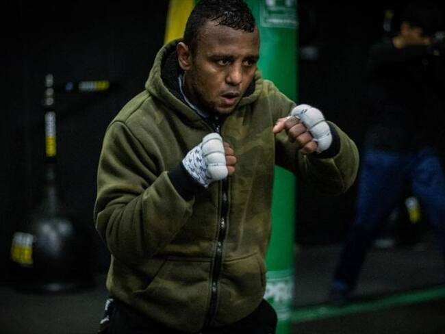 Oscar Negrete tuvo que ganar peso aceleradamente para su próximo encuentro en el ring