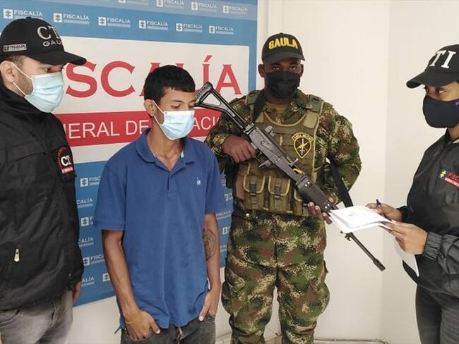 Luis Felipe Victoria Arenas fue capturado en la entrada de una vivienda de Cali, a donde habría llegado desde noviembre de 2020 para refugiarse. Foto: Fiscalía General de la Nación