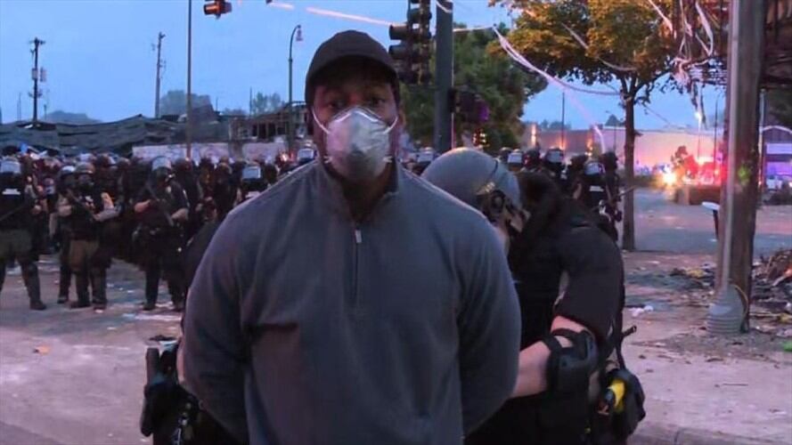 La situación se dio durante el cubrimiento de las protestas en Minneapolis, Estados Unidos.. Foto: Captura de Pantalla CNN
