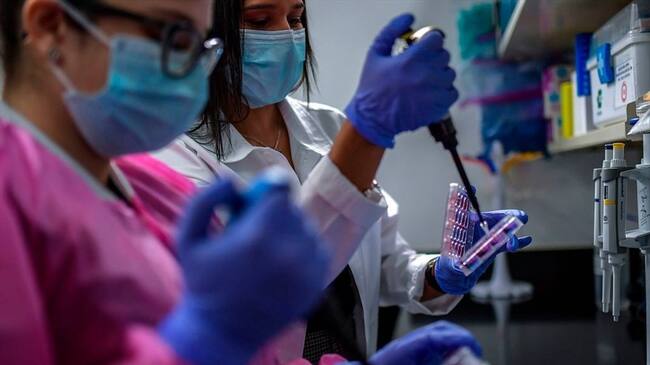 Una investigación del Centro Nacional de Enfermedades de Singapur determinó a partir de qué tiempo un contagiado deja de ser infeccioso.. Foto: Getty Images