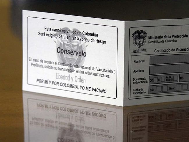 Carné de vacunación Covid-19. Foto: Colprensa