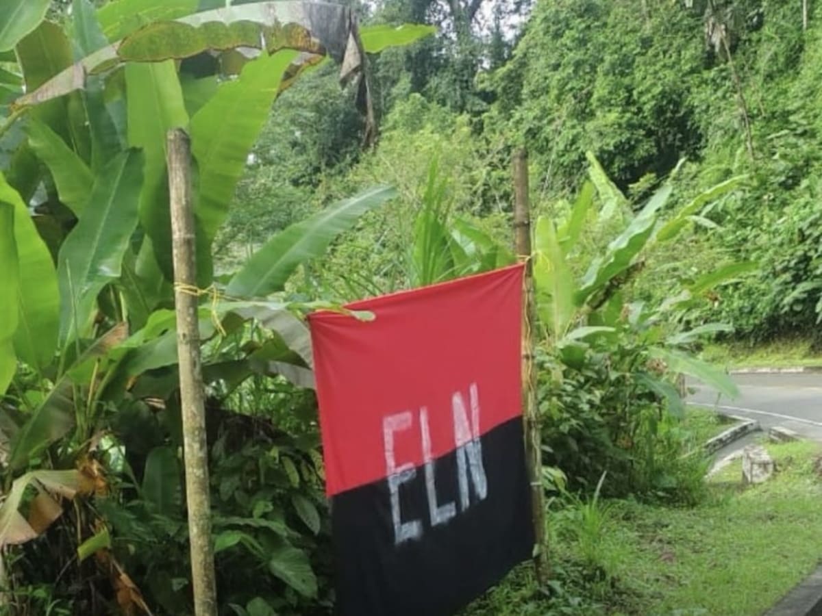 Bandera del ELN fue encontrada en zona rural de Pueblo Rico, Risaralda