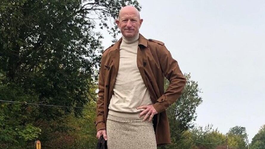 Bryan con sus atuendos que luce orgulloso en redes sociales. Foto: @markbryan911