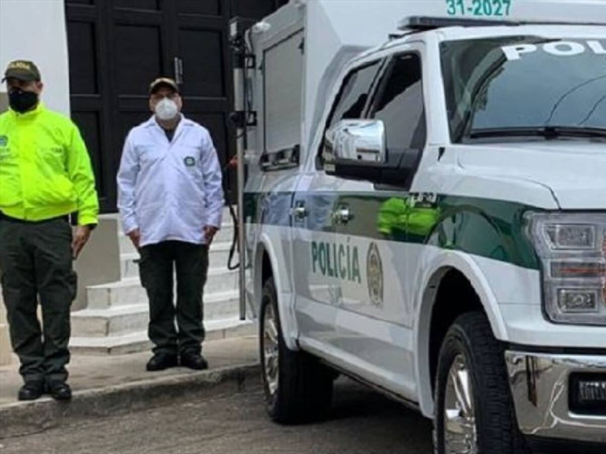 Investigan vehículo de la Sijín que transportaba bebidas alcohólicas