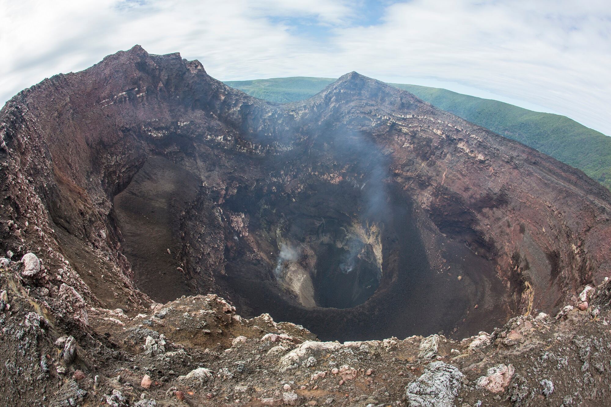 Imagen de un volcán en isla de Tonga