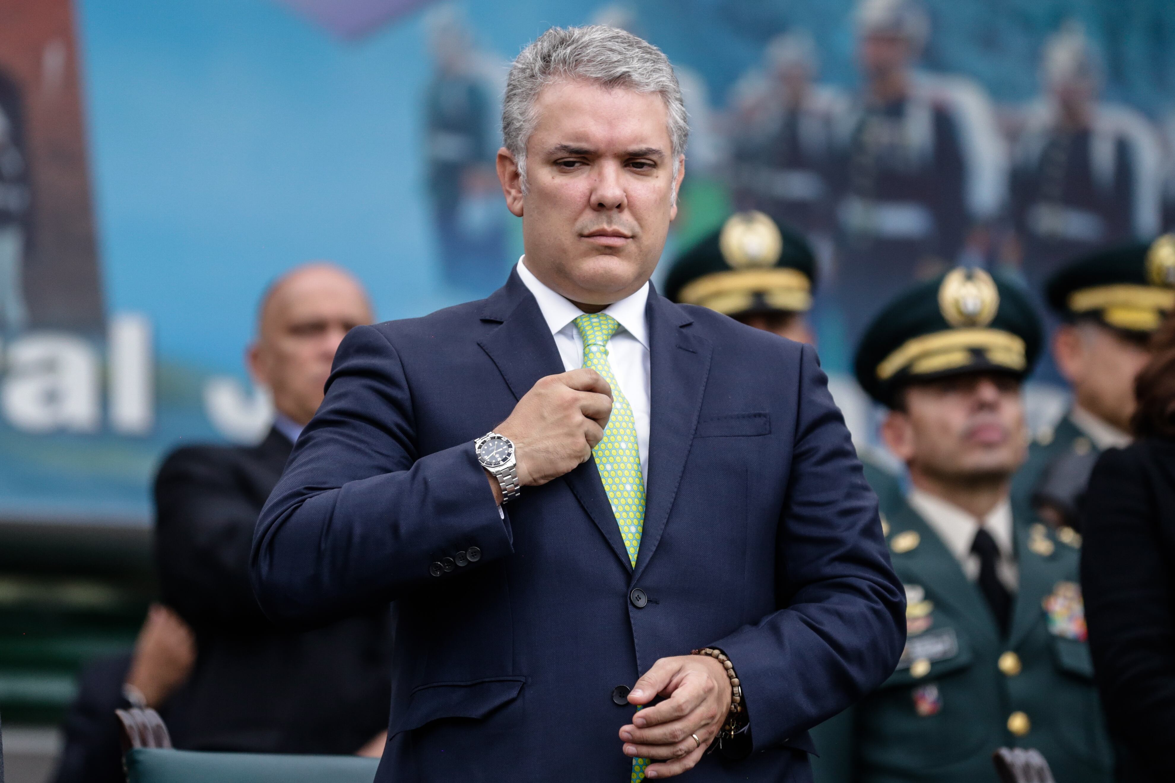 Bogotá, Junio 07 de 2019. El presidente Iván Duque (Foto) le impuso un nuevo sol al uniforme del general Nicacio de Jesús Martínez, comandante del Ejército, cuyo ascenso fue aprobado esta semana por el Senado en medio de una serie de cuestionamientos por sus aparentes responsabilidades en el tema de los falsos positivos. (Colprensa - Diego Pineda)