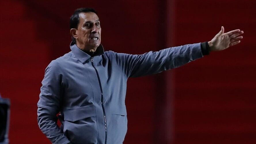 Alexandre Guimarães no va más como técnico de Nacional. Foto: Getty Images