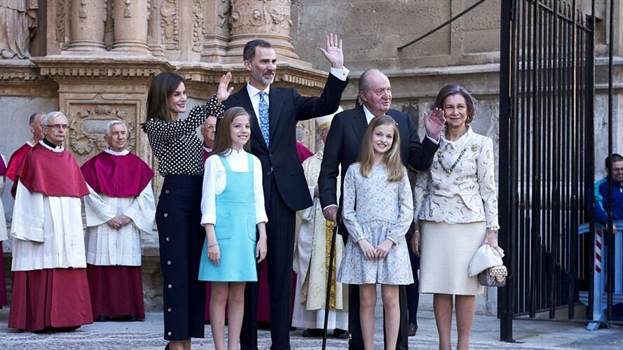 La familia real de España, entre las que están las reinas Letizia y Sofía. Foto: Getty Images