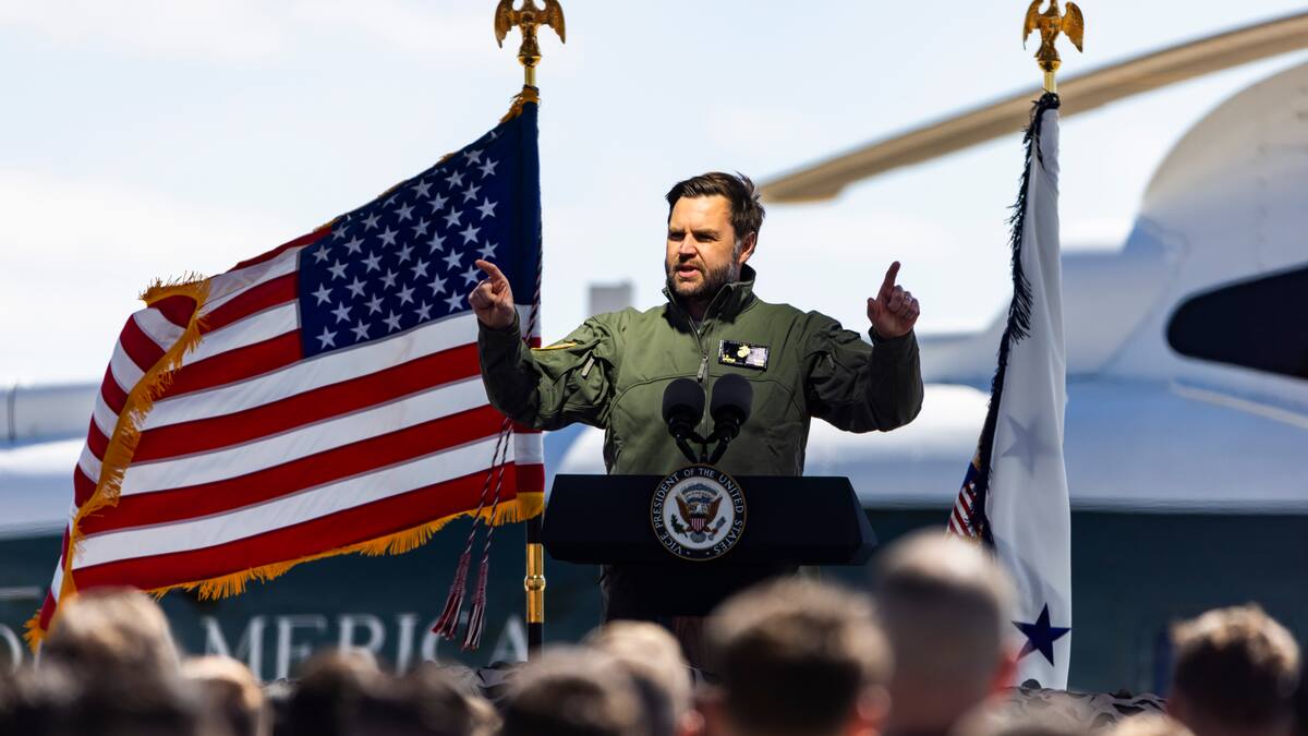 Vicepresidente de EE.UU. confirmó que nadie será despedido por fallo de seguridad en chat grupal