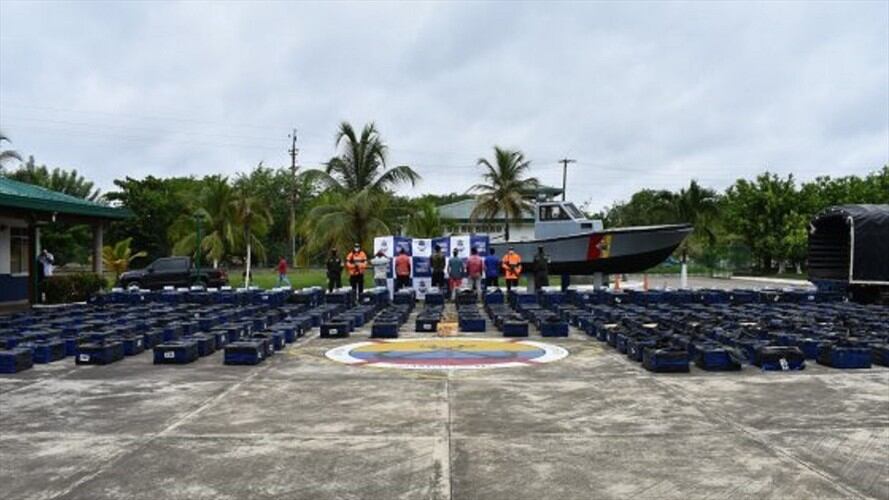 Mas de $700 millones en mercancía incautó la Armada Nacional. Foto: Cortesía Armada Nacional