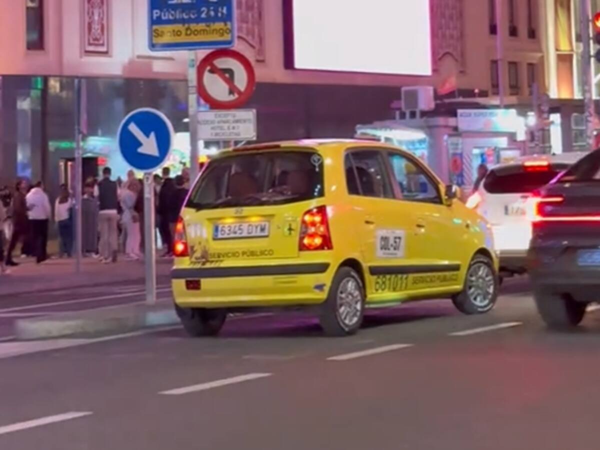 ‘Taxi’ colombiano circula las calles de Madrid, España, y es toda una sensación