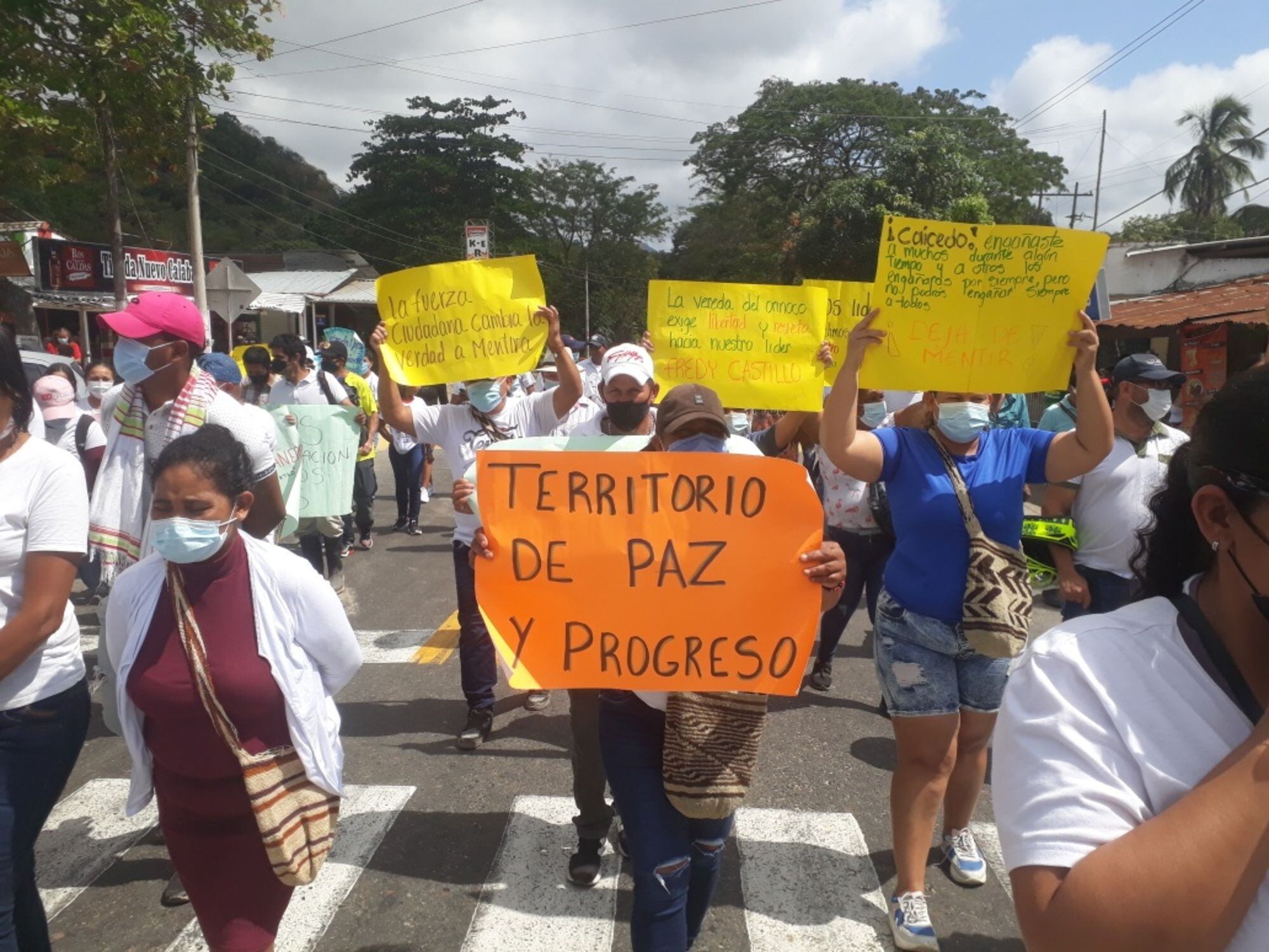 Marcha en señal de rechazo ante lo sucedido en contra de unos de sus líderes/ Cortesía Alex Pinzón
