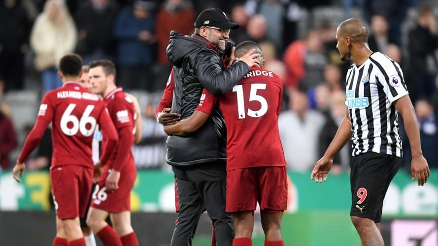 El central holandés Virgil van Dijk (13), y Salah (28) fueron los primeros goleadores del Liverpool. Foto: Getty Images