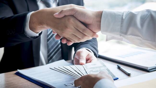 La Superintendencia de Sociedades inició este martes el proceso de intervención de dos sociedades y cinco personas naturales que captaban recursos ilegalmente. Foto: Getty Images / NGAMPOL THONGSAI