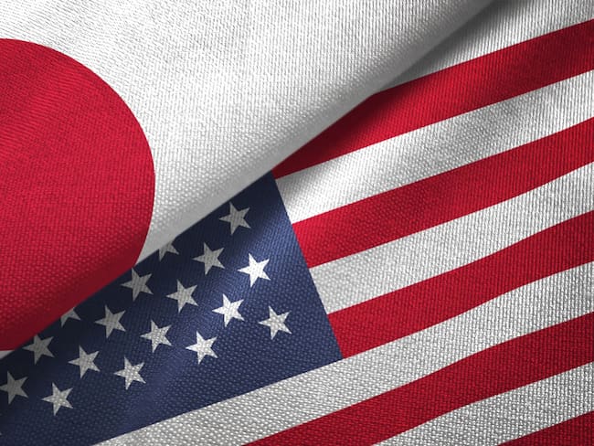 Imagen de referencia de banderas de Japón y Estados Unidos. Foto: Getty Images