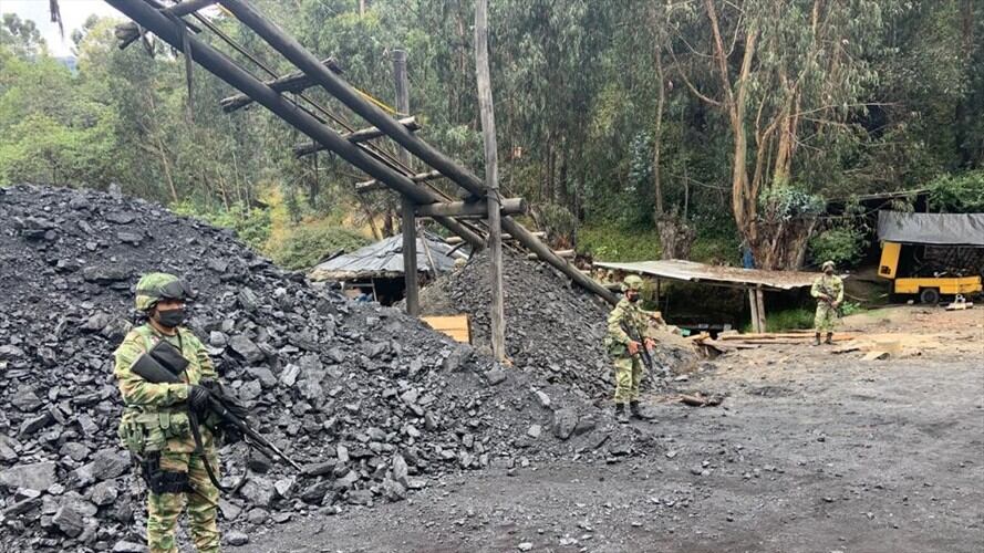 Se estableció que los socavones estaban operando de manera ilegal. . Foto: Primera Brigada del Ejército.