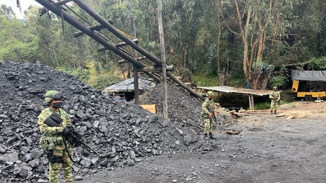 Se estableció que los socavones estaban operando de manera ilegal. . Foto: Primera Brigada del Ejército.