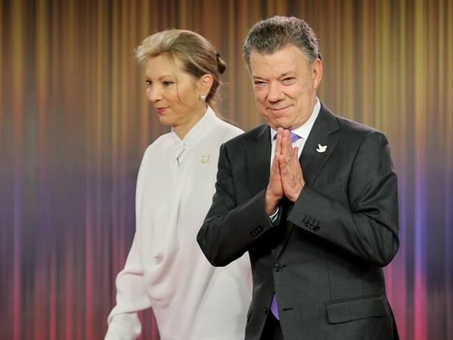 El presidente Juan Manuel Santos junto a su esposa, María Clemencia Rodríguez (i). Foto: Agencia EFE/LEONARDO MUÑOZ