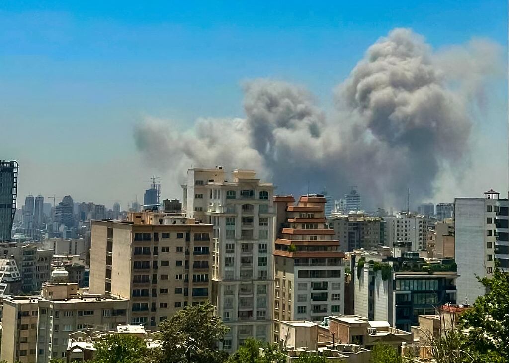 Al final, es Irán con armas domésticas contra Israel que tiene todo el apoyo de EE.UU.: empresario 