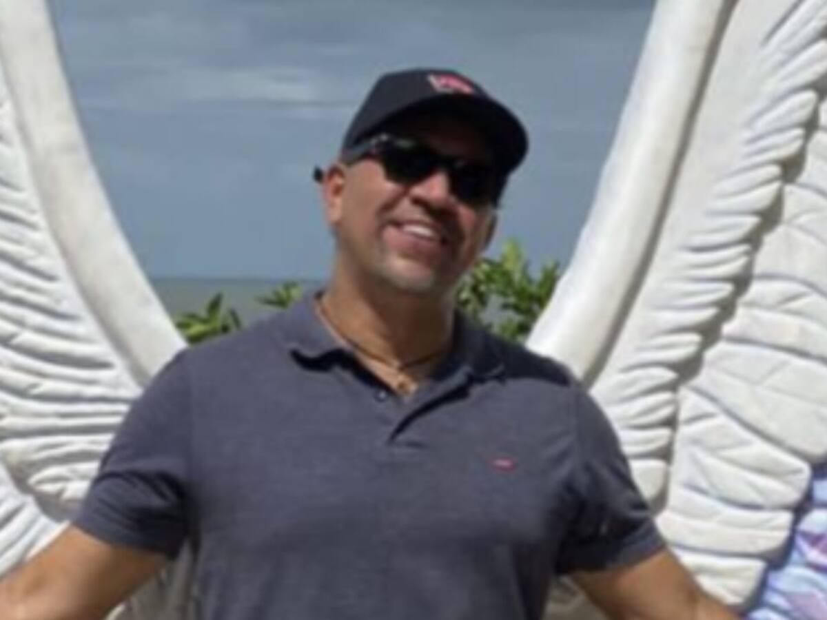 Fotos: embajador León Fredy Muñoz ha usado varias veces prendas alusivas al sandinismo