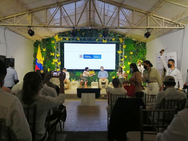 Presidente Duque y Alcaldes firman el Pacto Magdalena . Foto: Redacción W