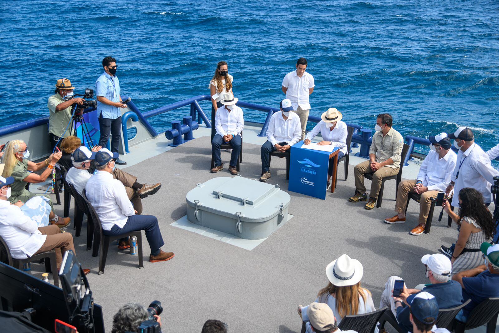 Oficializan la ampliación de la reserva marina de las Islas Galápagos. Foto: Presidencia de la República