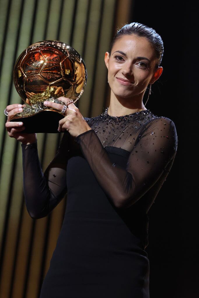Aitana Bonmatí recibe el Balón de Oro 2023. (Foto: Pascal Le Segretain/Getty Images)