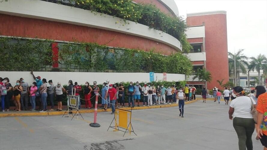 Así se veía desde tempranos horas de este miércoles el centro comercial La Plazuela, en el sur de Cartagena. Foto: Cortesía
