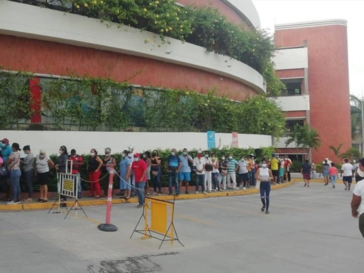 En Cartagena denuncian falta de vacunas contra el COVID-19 en varios puntos